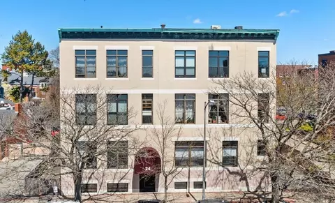 24 Norman St #111, Salem, MA 01970