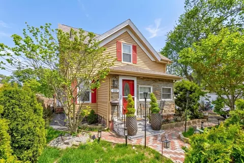 102 Thurber Ave, Brockton, MA 02301