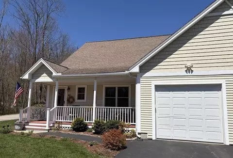 92 Virginia Dr #92, Rochdale, MA 01542
