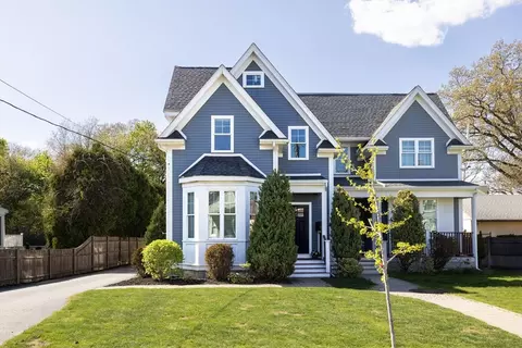 39 Charles St #A, Auburndale, MA 02466