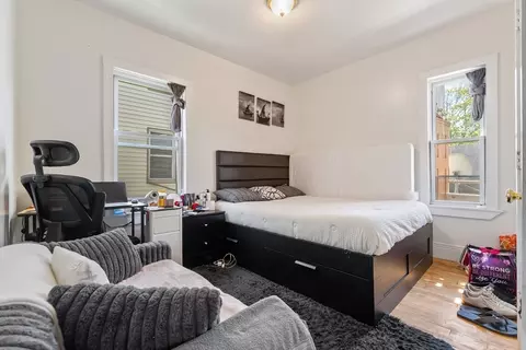 Bedroom - 71 Maywood St, Worcester, MA 01603 photo 5 of 8