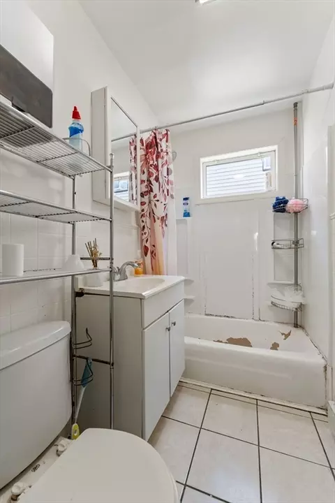 Bath - 71 Maywood St, Worcester, MA 01603 photo 1 of 2