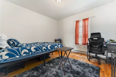 Bedroom - 71 Maywood St, Worcester, MA 01603 photo 4 of 8