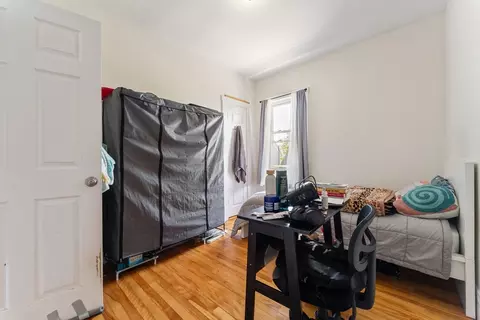 Bedroom - 71 Maywood St, Worcester, MA 01603 photo 6 of 8