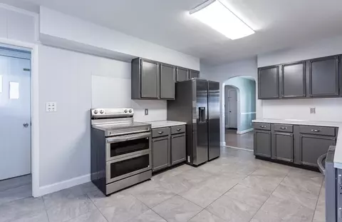 277 Valentine St, Fall River, MA 02720 photo 17