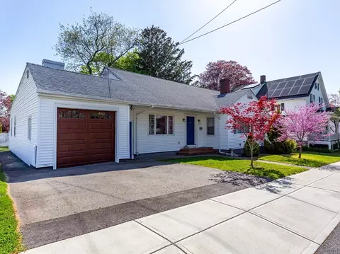 277 Valentine St, Fall River, MA 02720 photo 2