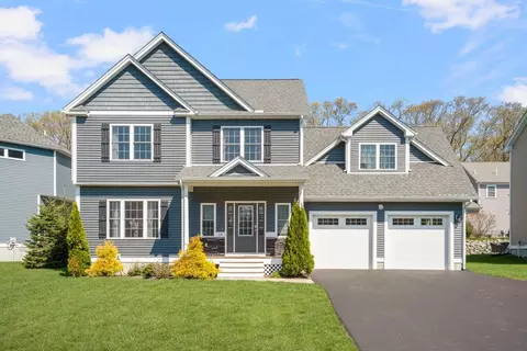 14 Dover St, Lincoln, RI 02865