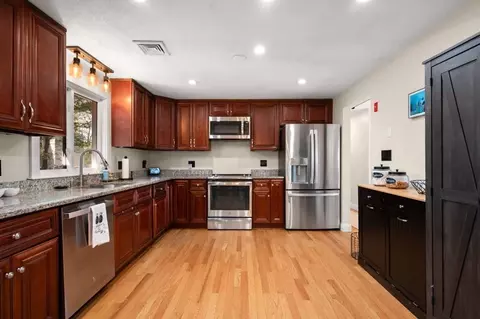 Kitchen - 18 Aurele Cir, Reading, MA 01867 photo 1 of 3