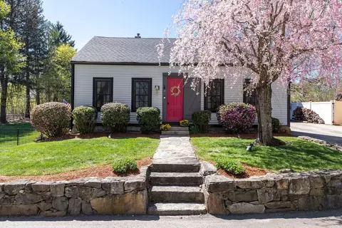 14 Cook St, Douglas, MA 01516