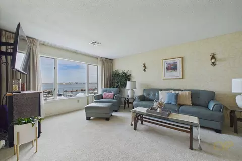 Living - 700 Shore Dr #509, Fall River, MA 02721 photo 3 of 5