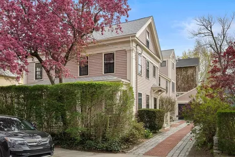 636 Green #636, Cambridge, MA 02139