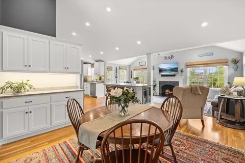 Dining - 1480 Great Plain Ave, Needham, MA 02492 photo 2 of 2
