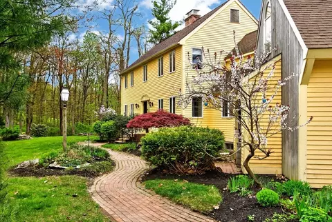 17 Boylston Ave, Princeton, MA 01541