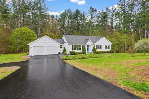 Exterior - 36 Brooks St, Upton, MA 01568 photo 2 of 10