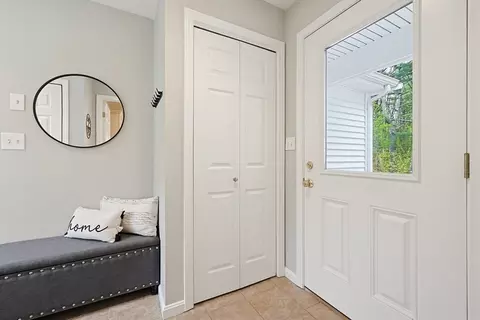Entry Way - 36 Brooks St, Upton, MA 01568 photo 2 of 3