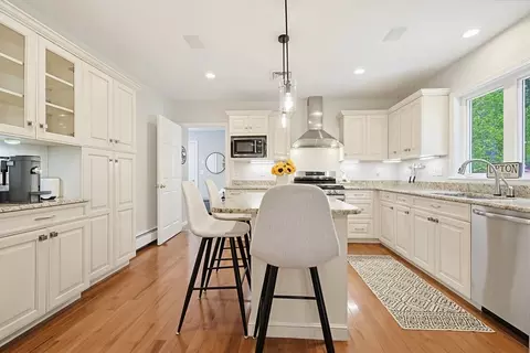 Kitchen - 36 Brooks St, Upton, MA 01568 photo 1 of 4