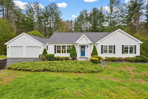 36 Brooks St, Upton, MA 01568