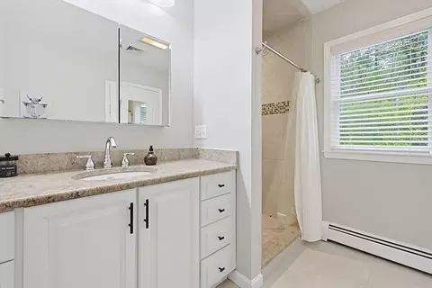 Bath - 36 Brooks St, Upton, MA 01568 photo 3 of 6