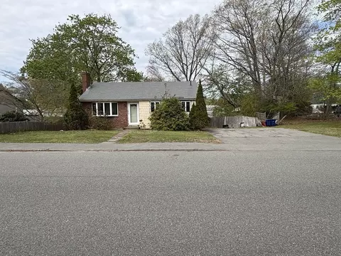 21 Kendall Ave, Braintree, MA 02184