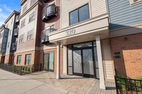 320 Maverick St #303, Boston, MA 02128