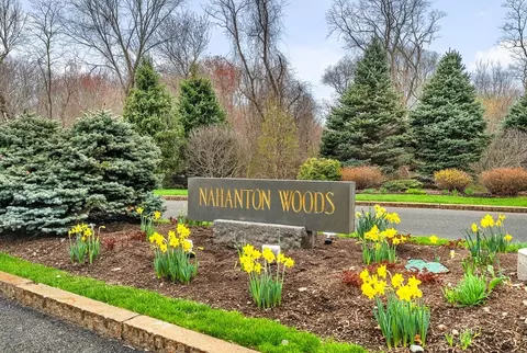 210 Nahanton St #417, Newton, MA 02459