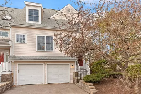 72 Putnam St #72, Needham, MA 02494