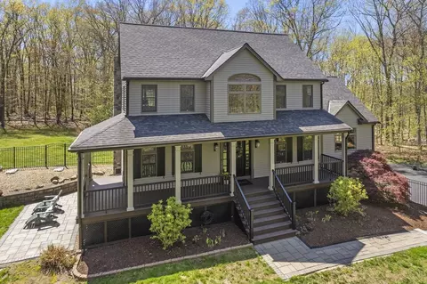 52 Fales Rd, Plainville, MA 02762