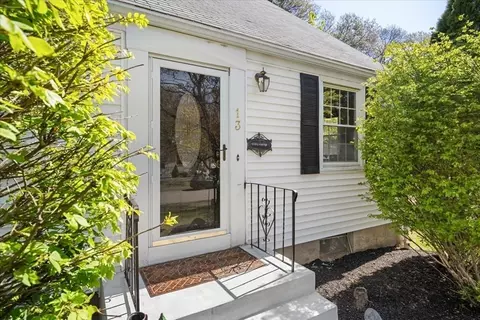 13 Sylvester Rd, Natick, MA 01760