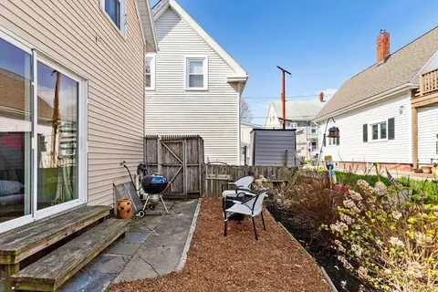 Exterior - 8 12 Myrtle Sq, Gloucester, MA 01930 photo 3 of 5