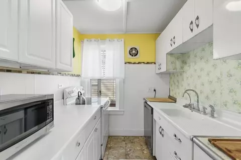 Kitchen - 8 12 Myrtle Sq, Gloucester, MA 01930 photo 2 of 2