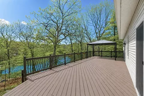 19 Hammersmith Dr, Saugus, MA 01906 photo 28