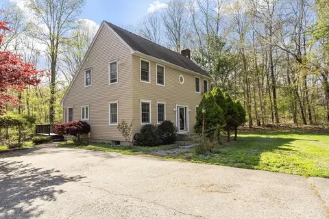 235 River St, Leicester, MA 01524