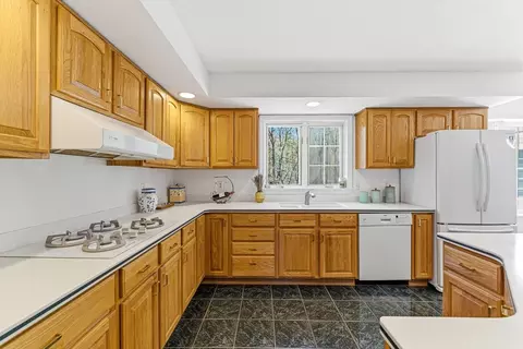 Kitchen - 5 Parmley Dr, Acton, MA 01720 photo 3 of 4