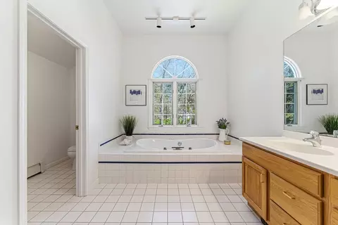 Bath - 5 Parmley Dr, Acton, MA 01720 photo 2 of 4