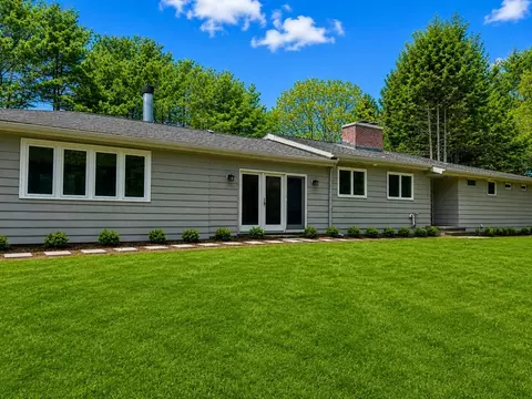 Exterior - 7 Longmeadow Rd, Weston, MA 02493 photo 4 of 4
