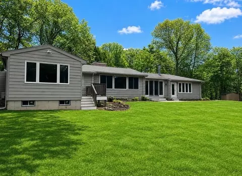 Exterior - 7 Longmeadow Rd, Weston, MA 02493 photo 2 of 4