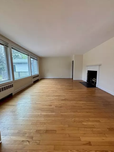 Living - 7 Longmeadow Rd, Weston, MA 02493 photo 3 of 4