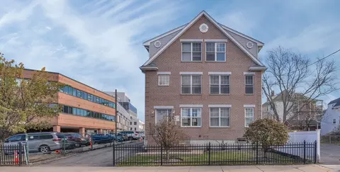 287 Everett St #1, Boston, MA 02134