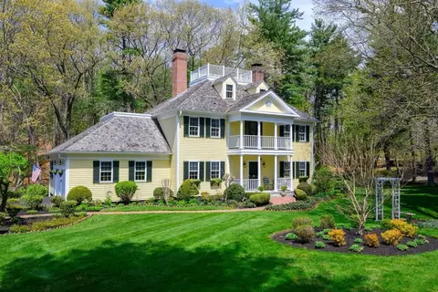 1 Brewer Way, Hingham, MA 02043