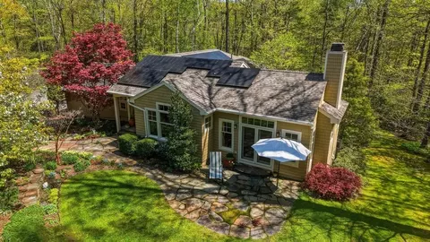 650 N Farms Rd, Northampton, MA 01062