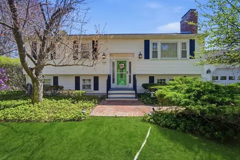 349 Pearl Hill Rd, Fitchburg, MA 01420