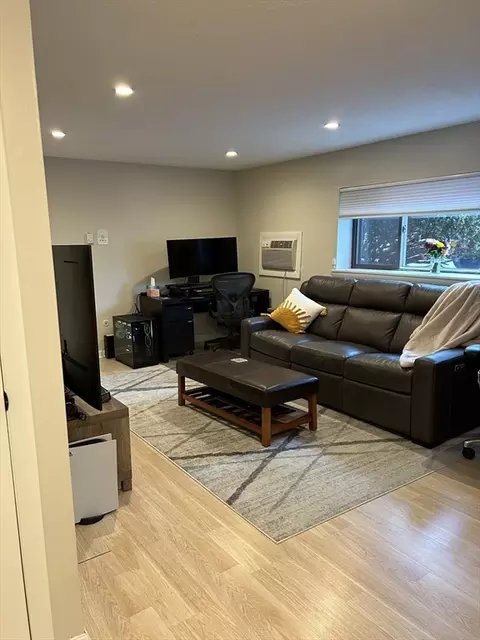 83 Nicholas Rd #D, Framingham, MA 01701 photo 5