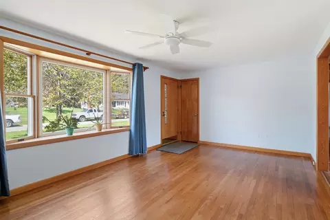 Living - 33 Druid Hill Rd, Springfield, MA 01129 photo 1 of 5