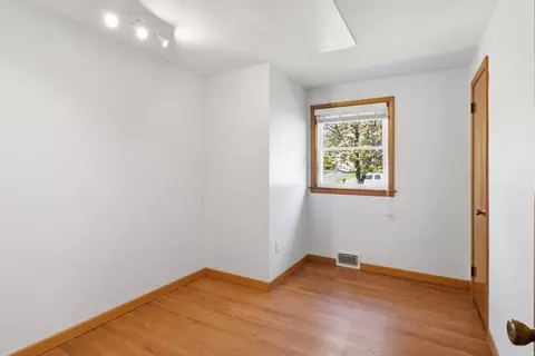 Bedroom - 33 Druid Hill Rd, Springfield, MA 01129 photo 6 of 7
