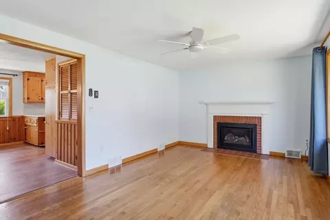 Living - 33 Druid Hill Rd, Springfield, MA 01129 photo 3 of 5