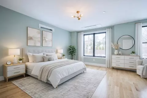 68 Rowe St #U:2, Roslindale, MA 02131