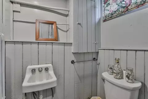 Bath - 34 Abbott St, Beverly, MA 01915 photo 3 of 3