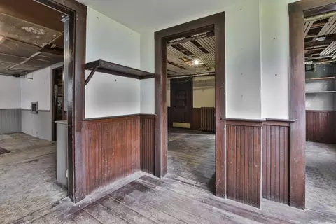 Entry Way - 34 Abbott St, Beverly, MA 01915 photo 5 of 5
