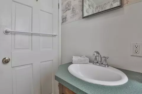 Bath - 34 Abbott St, Beverly, MA 01915 photo 1 of 3
