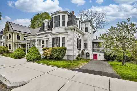 Exterior - 34 Abbott St, Beverly, MA 01915 photo 5 of 6